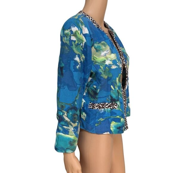 Chico's 100% cotton jacket Crop Watercolor Floral And Animal Print size 1 or M - Picture 2 of 6